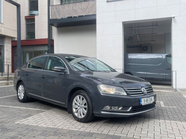 Volkswagen Passat Saloon, Diesel, 2011, Grey