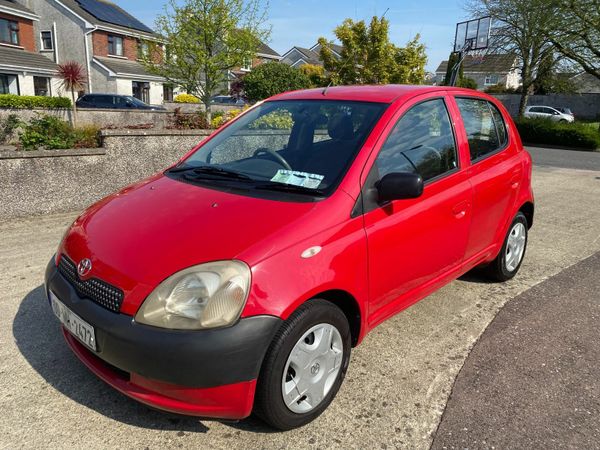 Toyota Yaris Hatchback, Petrol, 2000, Red