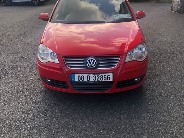 Volkswagen Polo Hatchback, Petrol, 2008, Red