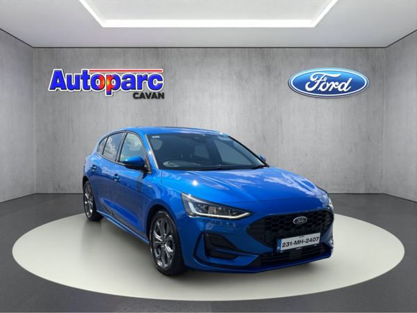 Ford Focus Hatchback, Petrol, 2023, Blue