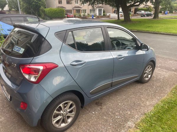 Hyundai i10 Hatchback, Petrol, 2017, Blue