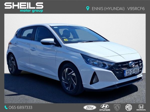 Hyundai i20 Hatchback, Petrol, 2022, White