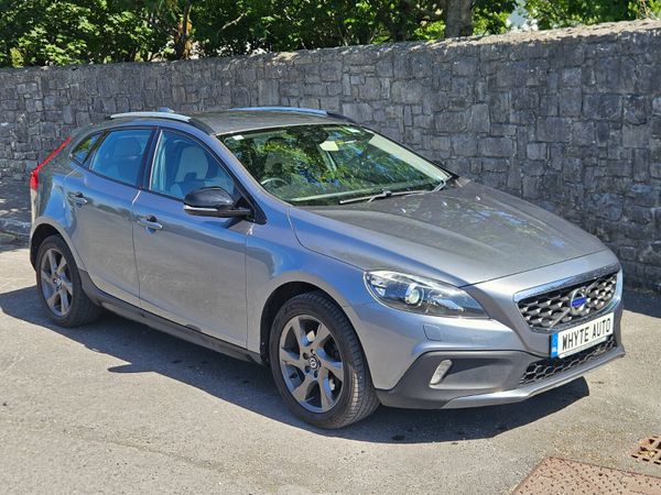 Volvo V40 Hatchback, Diesel, 2015, Grey