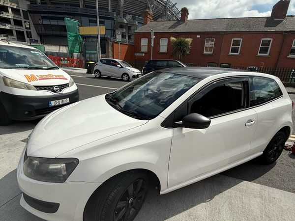 Volkswagen Polo Hatchback, Petrol, 2012, White