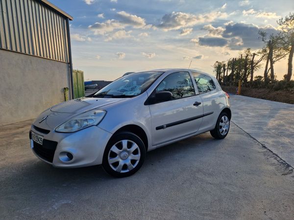 Renault Clio Hatchback, Diesel, 2010, Silver