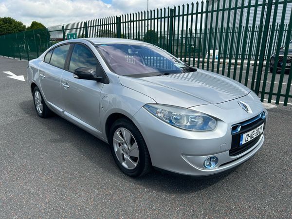 Renault Fluence Saloon, Electric, 2012, Silver