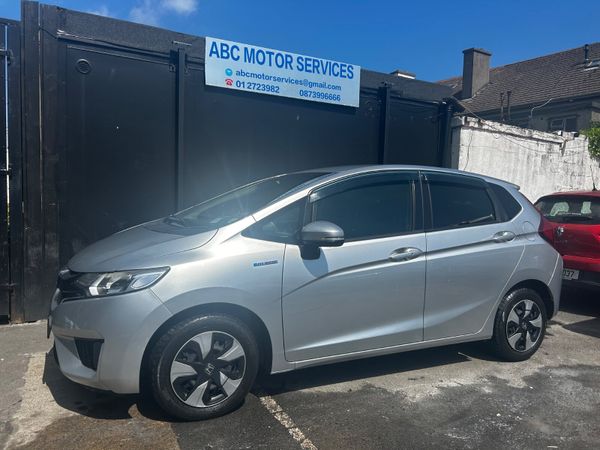 Honda Fit Hatchback, Petrol Hybrid, 2017, Silver