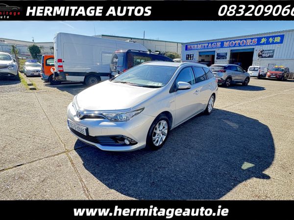 Toyota Auris MPV, Petrol Hybrid, 2015, Silver