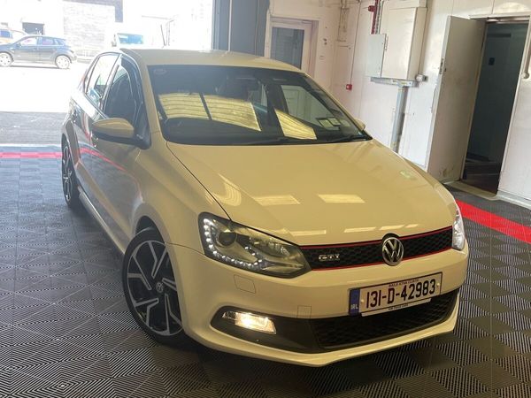 Volkswagen Polo Hatchback, Petrol, 2013, White