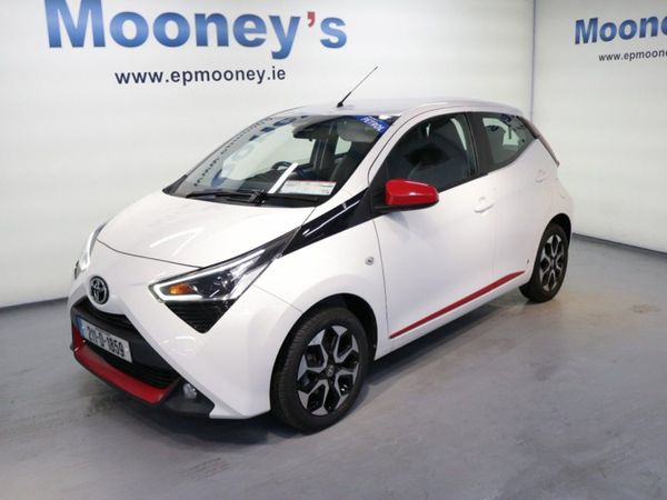 Toyota Aygo Hatchback, Petrol, 2021, White