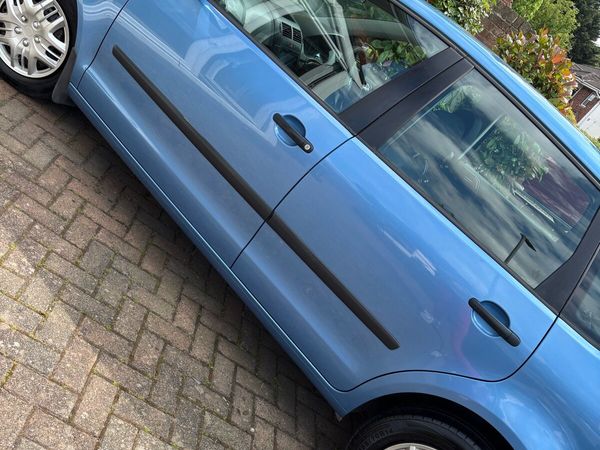 Volkswagen Polo Hatchback, Petrol, 2006, Blue