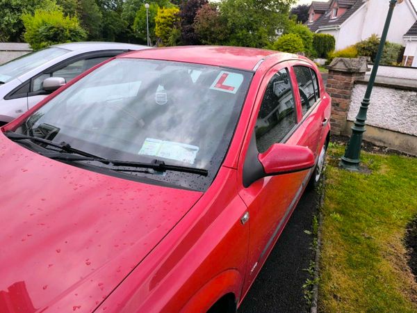 Opel Astra Hatchback, Petrol, 2007, Red