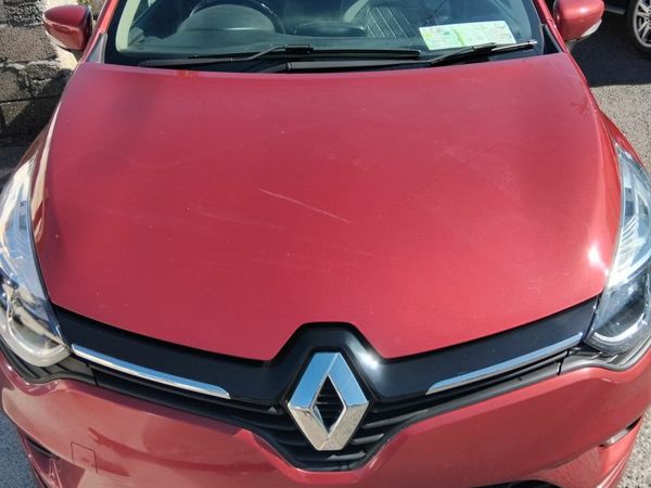 Renault Clio Hatchback, Petrol, 2019, Red