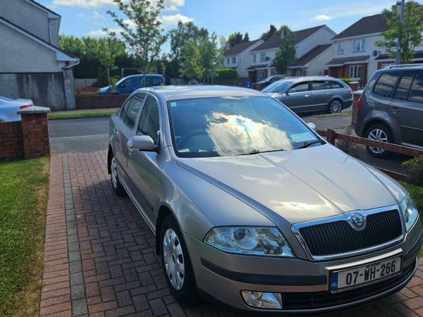 Skoda Octavia Hatchback, Petrol, 2007, Beige