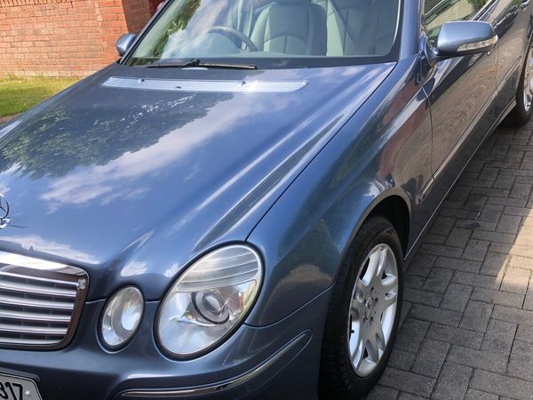 Mercedes-Benz E-Class Saloon, Petrol, 2007, Blue