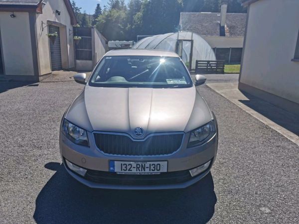 Skoda Octavia Saloon, Diesel, 2013, Beige