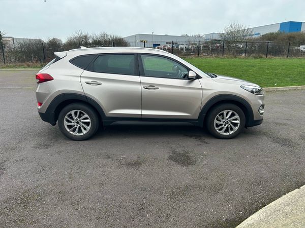 Hyundai Tucson SUV, Diesel, 2016, White