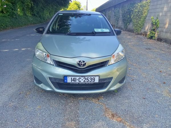 Toyota Yaris Hatchback, Diesel, 2014, Green