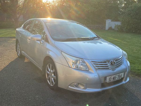 Toyota Avensis Saloon, Diesel, 2010, Silver