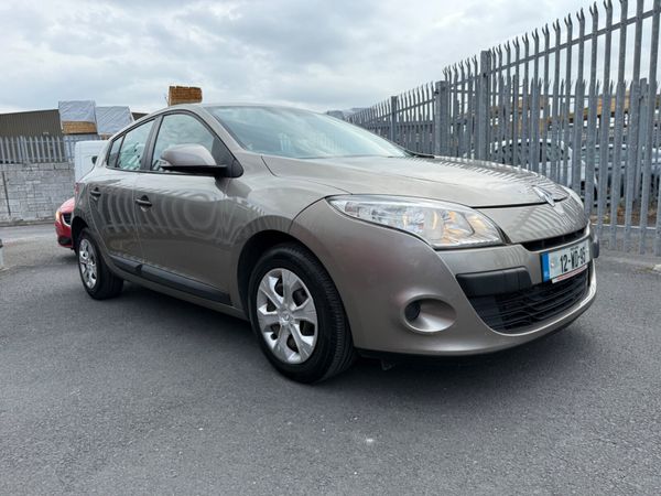 Renault Megane Hatchback, Diesel, 2012, Gold