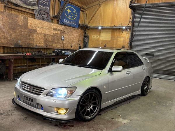 Lexus IS Saloon, Petrol, 2005, Silver