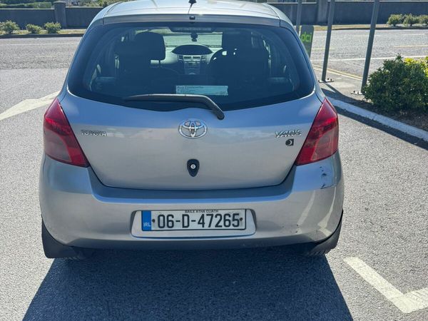 Toyota Yaris Hatchback, Petrol, 2006, Silver