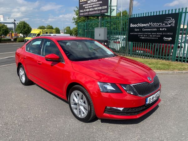 Skoda Octavia Hatchback, Petrol, 2018, Red