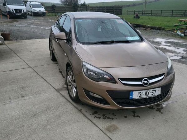Opel Astra Saloon, Diesel, 2013, Bronze