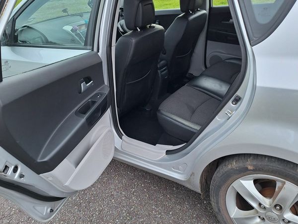 Kia Ceed Hatchback, Petrol, 2007, Silver
