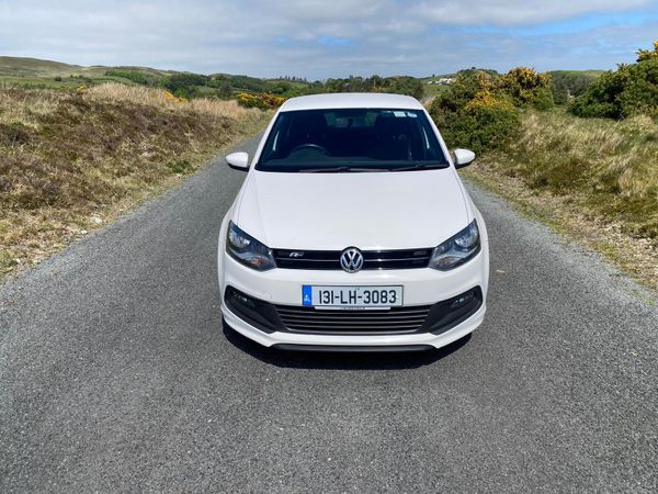 Volkswagen Polo Hatchback, Petrol, 2013, White