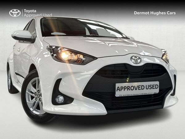 Toyota Yaris Hatchback, Petrol, 2021, White