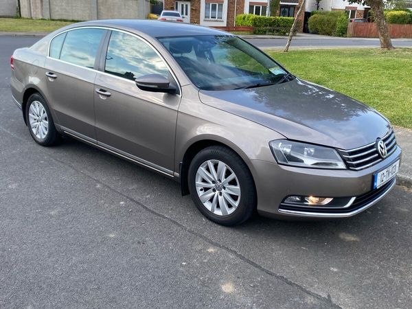 Volkswagen Passat Saloon, Diesel, 2012, Brown