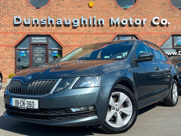 Skoda Octavia Saloon, Diesel, 2019, Grey