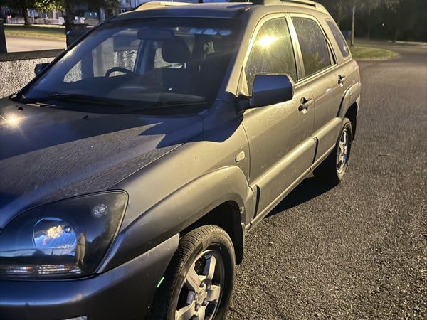 Kia Sportage SUV, Diesel, 2010, Silver