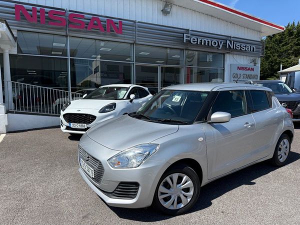 Suzuki Swift Hatchback, Petrol, 2017, Silver