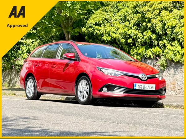 Toyota Auris Estate/Jeep, Diesel, 2016, Red