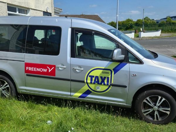 Volkswagen Caddy Maxi Life MPV, Diesel, 2015, Silver
