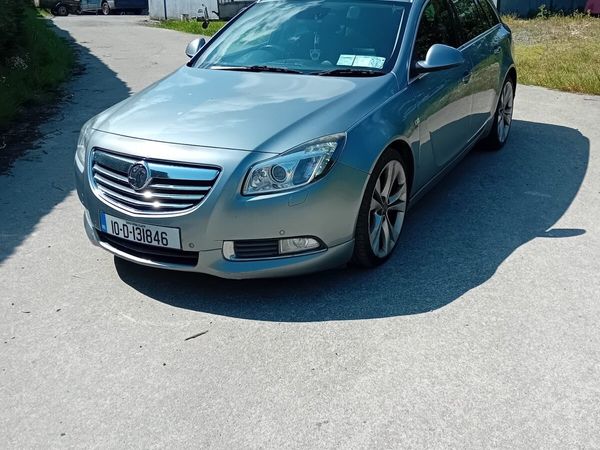 Vauxhall Insignia Hatchback, Diesel, 2010, Silver