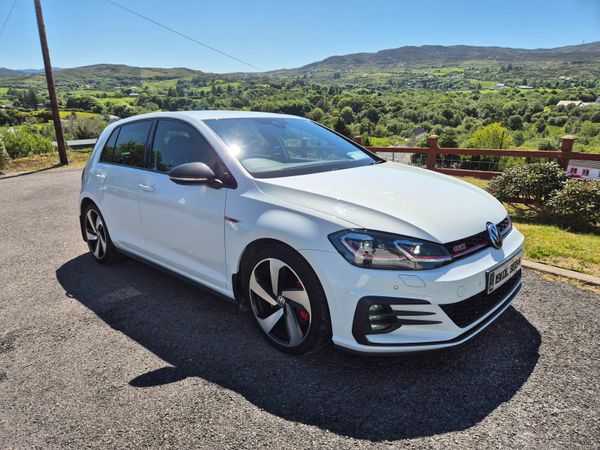 Volkswagen Golf Hatchback, Petrol, 2019, White