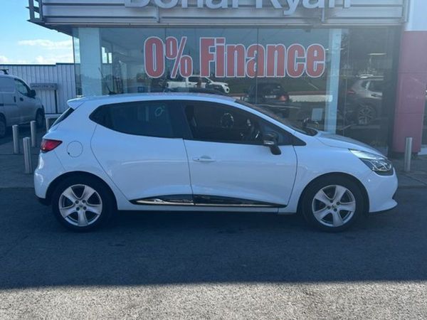 Renault Clio Hatchback, Petrol, 2013, White