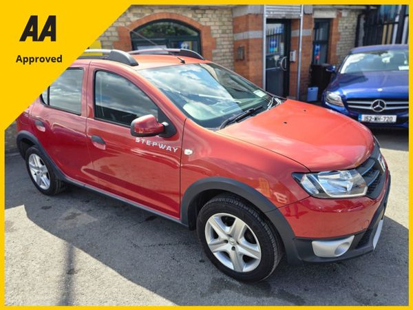 Dacia Sandero Hatchback, Petrol, 2014, Red