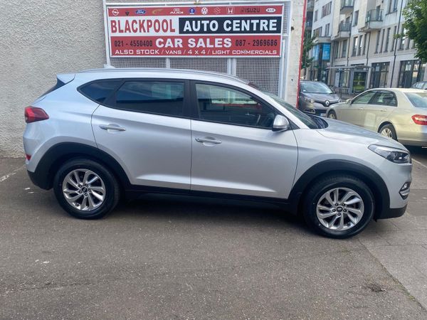 Hyundai Tucson SUV, Diesel, 2016, Silver