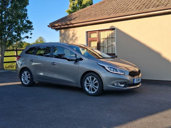 Kia Ceed Estate/Jeep, Diesel, 2015, Silver