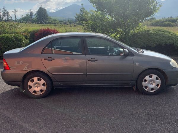 Toyota Corolla Saloon, Petrol, 2005, Grey