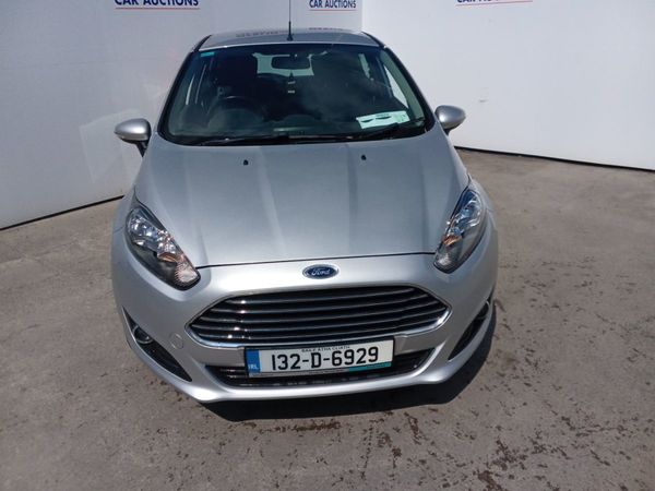 Ford Fiesta Hatchback, Petrol, 2013, Silver