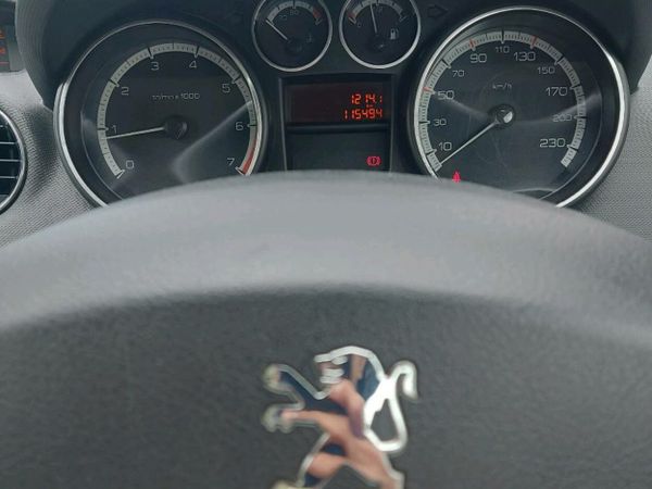 Peugeot 308 Hatchback, Petrol, 2009, Black