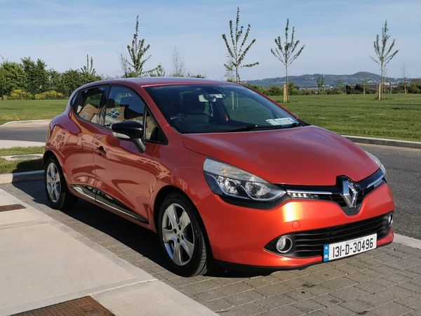Renault Clio Hatchback, Petrol, 2013, Red