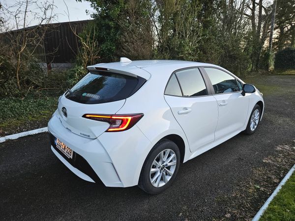 Toyota Corolla Hatchback, Petrol Hybrid, 2023, White
