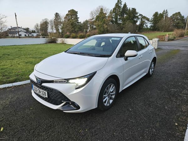 Toyota Corolla Hatchback, Petrol Hybrid, 2023, White