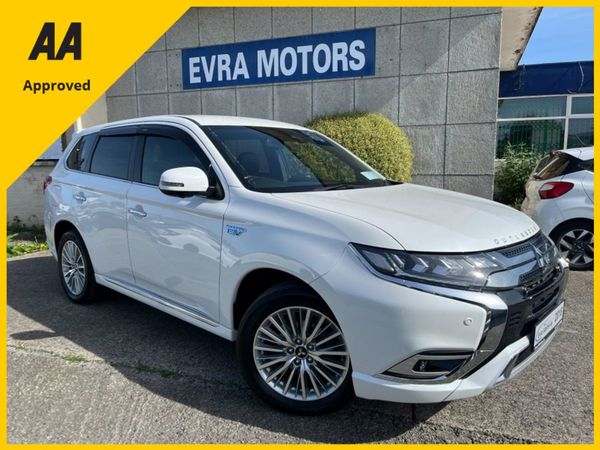 Mitsubishi Outlander SUV, Petrol Plug-in Hybrid, 2018, White